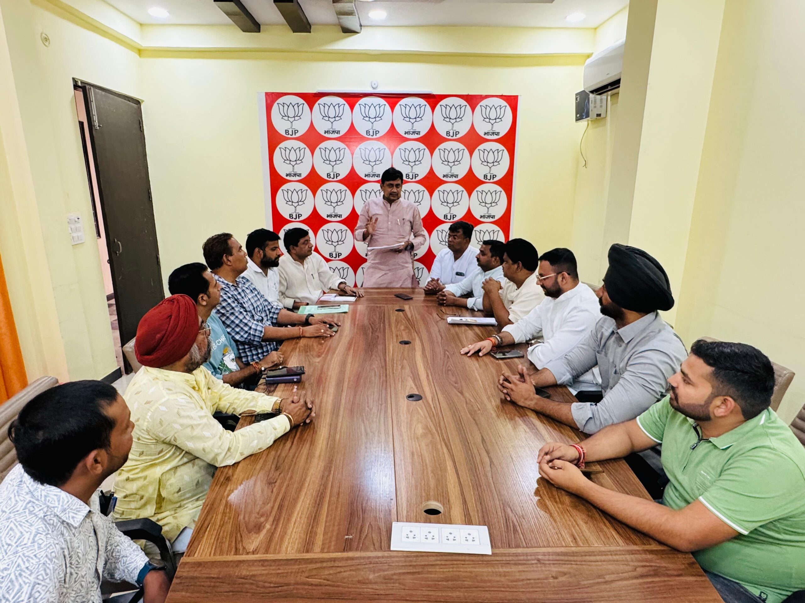 वार्ड और ग्राम पंचायतों से लेकर विधानसभा स्तर तक निकाली जाएंगी तिरंगा यात्राएं: हरीश